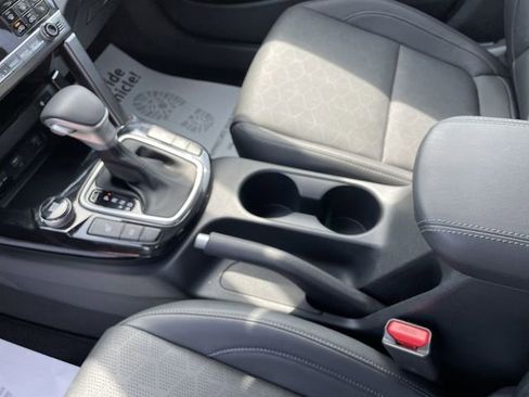 Used 2024 Kia Seltos EX image 19