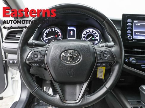 Used 2024 Toyota Camry SE image 10