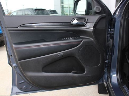 Used 2019 Jeep Grand Cherokee Trailhawk image 9