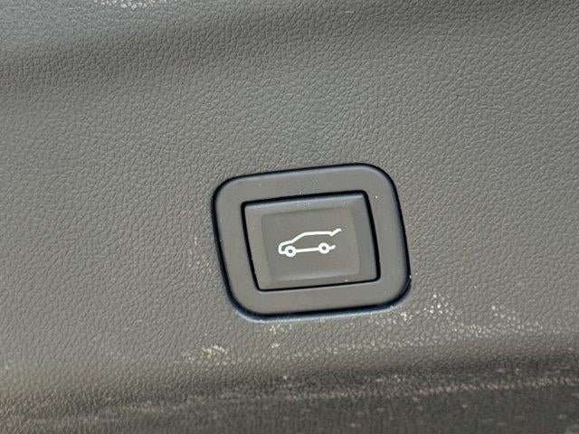 Used 2023 Chevrolet Tahoe RST w/ RST Performance Edition AWD/4WD image 18