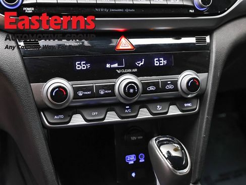 Used 2020 Hyundai Elantra Limited w/ Winter Weather Package FWD image 20