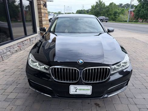 Used 2017 BMW 750i xDrive AWD/4WD image 20