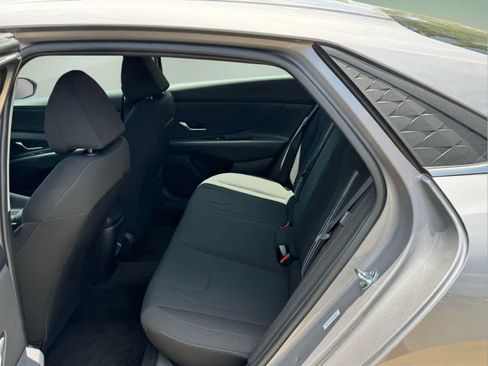 Used 2025 Hyundai Elantra SEL FWD image 45