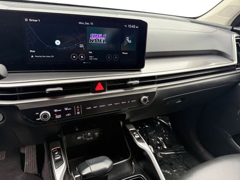 Used 2024 Kia Sorento S image 12