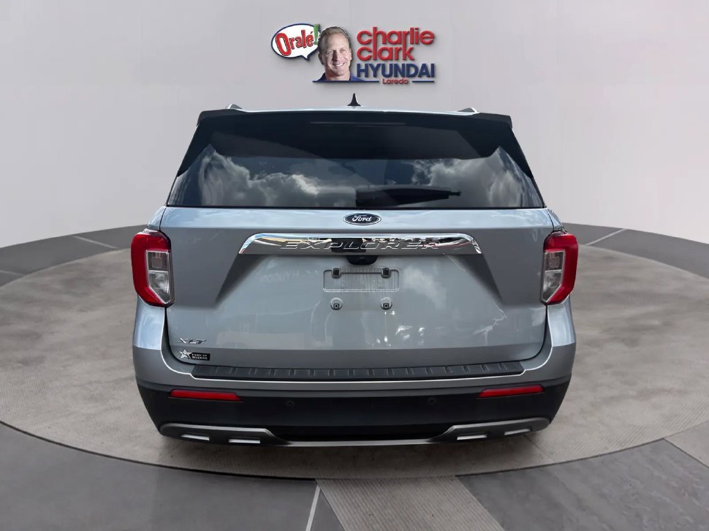 Used 2023 Ford Explorer XLT w/ Equipment Group 202A RWD image 4