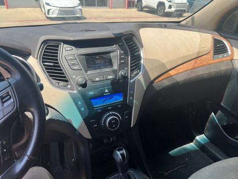 Used 2015 Hyundai Santa Fe GLS w/ Option Group 02 FWD image 14