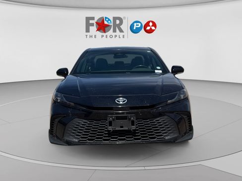 Used 2025 Toyota Camry SE FWD image 8