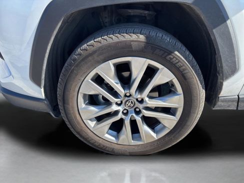 Used 2023 Toyota RAV4 XLE Premium image 34