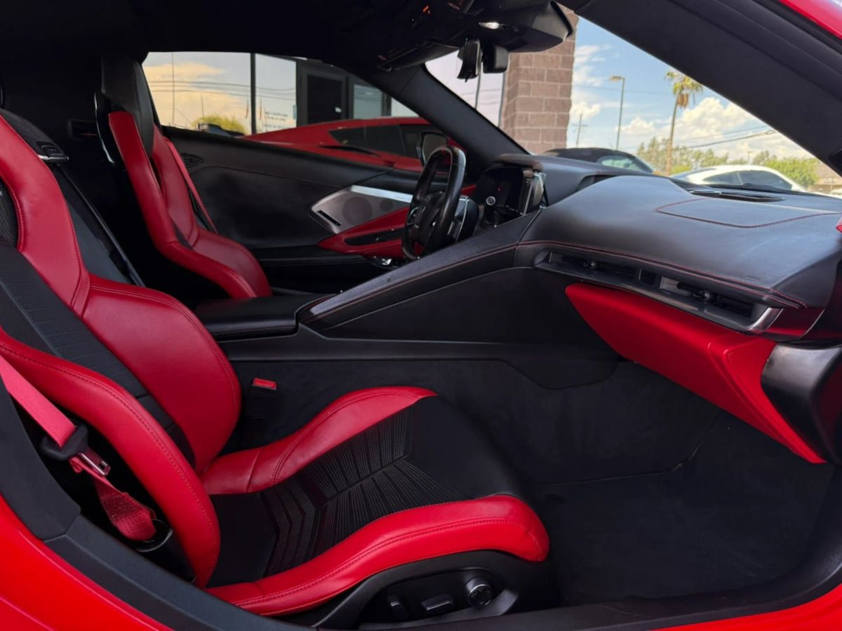 Used 2020 Chevrolet Corvette Stingray Premium Cpe w/ 3LT Preferred Equipment Group RWD image 31