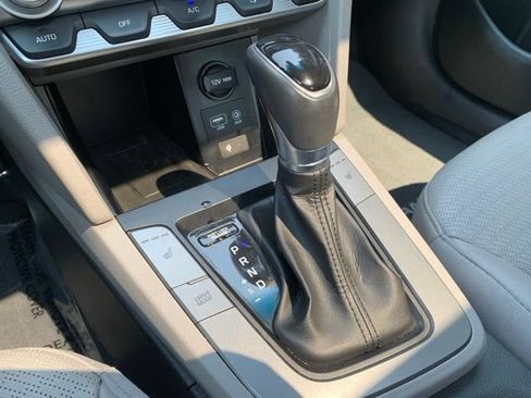 Used 2020 Hyundai Elantra Limited w/ Ultimate Package 03 FWD image 24