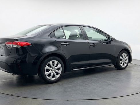 Used 2025 Toyota Corolla LE FWD image 9