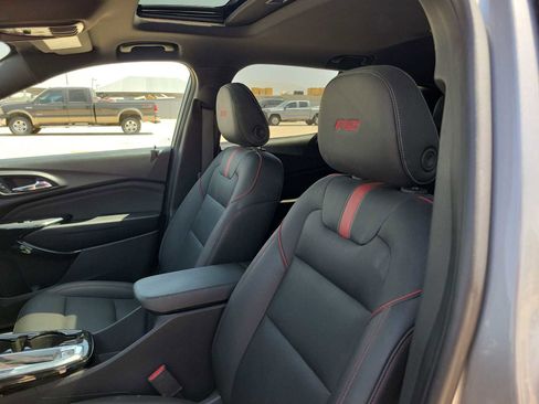 Used 2025 Chevrolet Trax RS w/ Sunroof Package FWD image 15