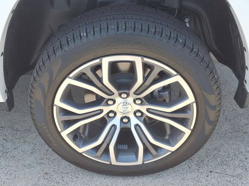 Used 2025 RAM 1500 Tungsten w/ Towing Technology Group AWD/4WD image 10
