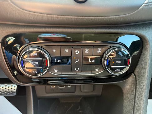 Used 2023 Buick Encore GX Select w/ Sport Touring Package FWD image 4
