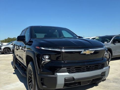 Used 2026 Chevrolet Silverado EV LT image 13
