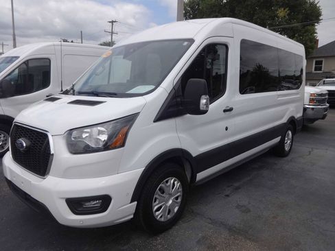 Used 2023 Ford Transit 350 XLT image 3