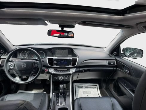 Used 2015 Honda Accord Touring image 11