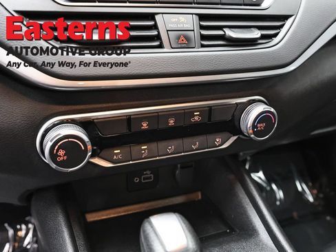 Used 2024 Nissan Altima 2.5 S FWD image 19