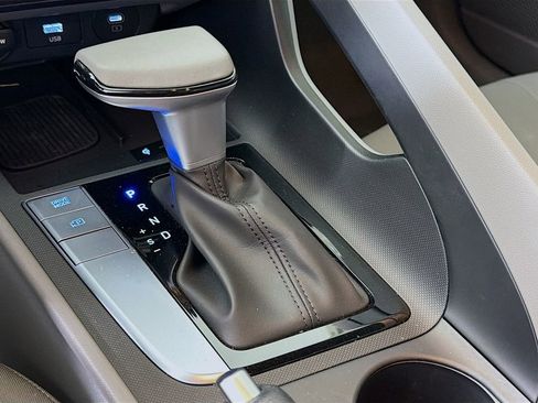 Used 2025 Hyundai Elantra Sport image 19