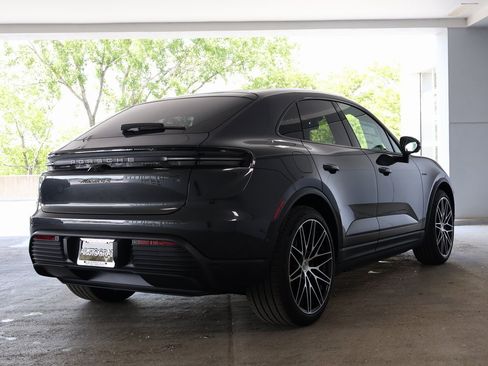 New 2025 Porsche Macan 4S Electric image 8