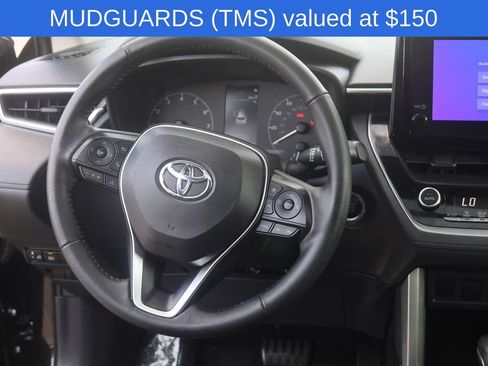 Used 2023 Toyota Corolla Cross LE w/ Moonroof Package AWD/4WD image 7