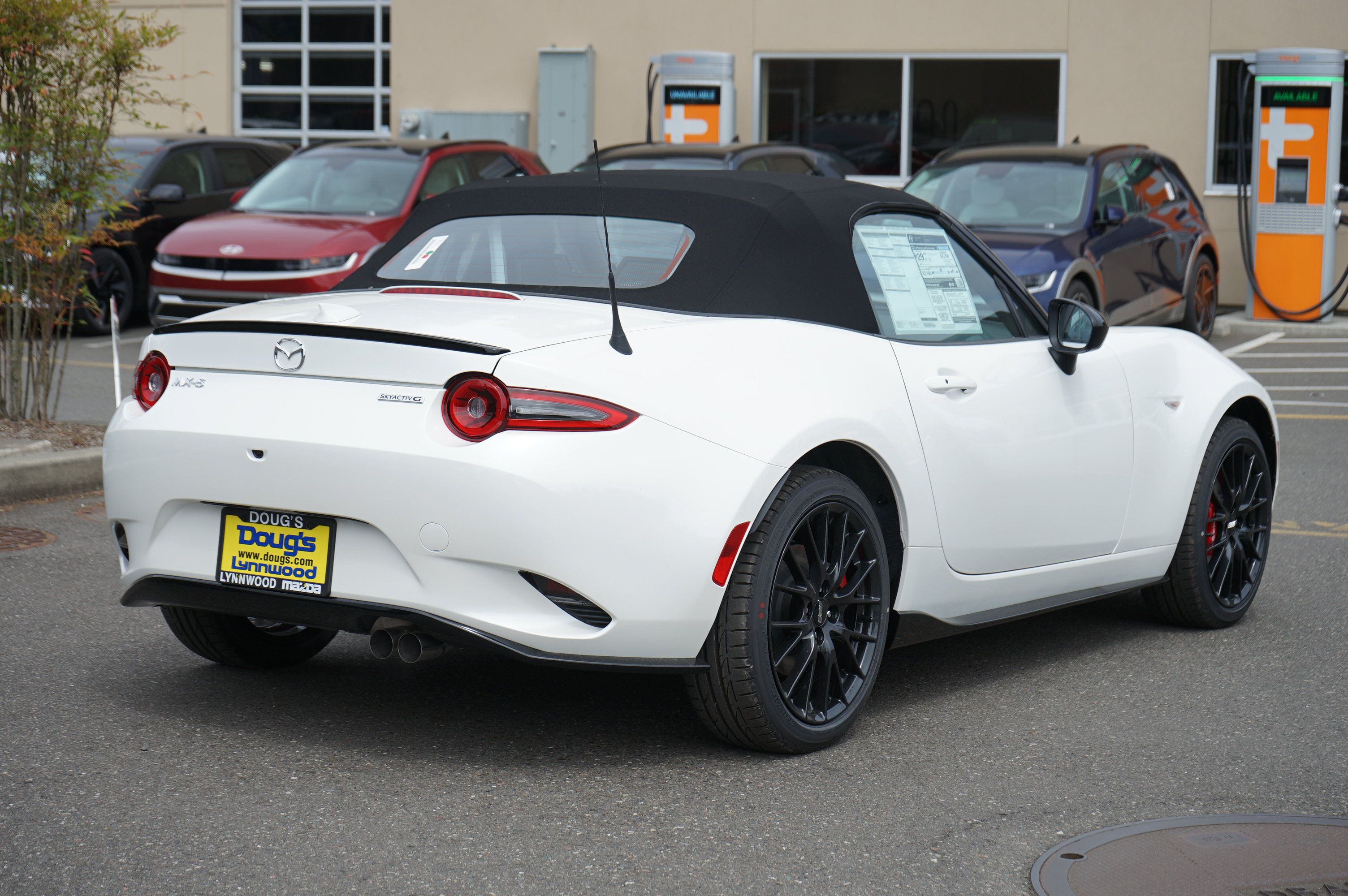 New 2026 MAZDA MX-5 Miata Club w/ Interior Package RWD image 3