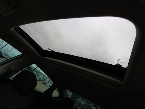 Used 2024 Honda Accord EX image 11