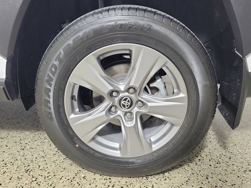 Used 2025 Toyota RAV4 XLE FWD image 8