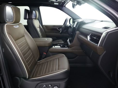 Used 2026 GMC Yukon XL Denali Ultimate image 10