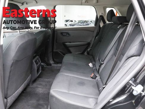 Used 2023 Nissan Rogue S image 22