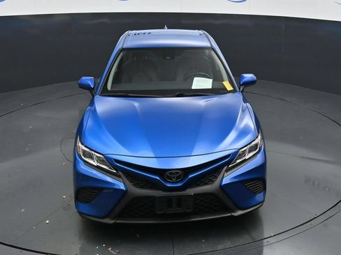 Used 2019 Toyota Camry SE FWD image 19