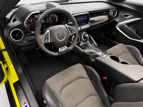 Used 2020 Chevrolet Camaro ZL1 RWD image 11
