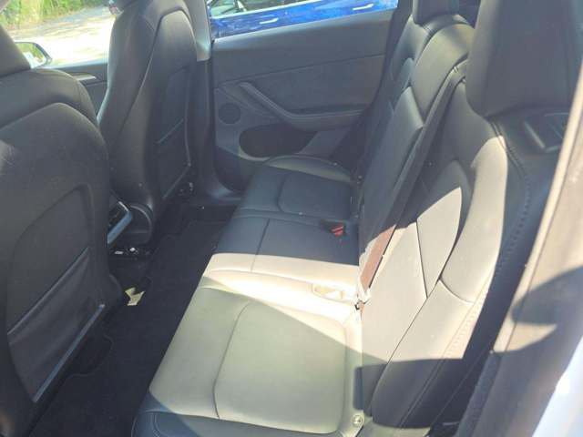 Used 2024 Tesla Model Y Long Range AWD/4WD image 7