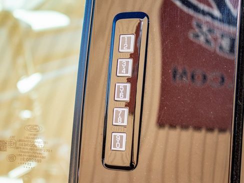 Used 2023 Ford F150 Limited image 11