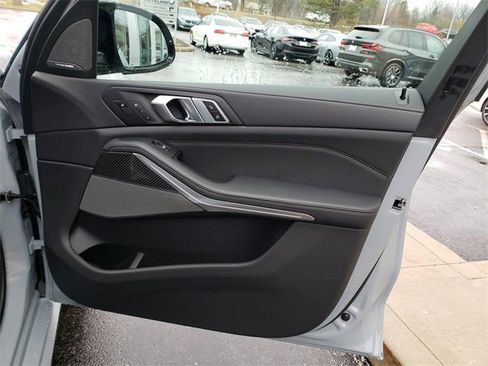 New 2026 BMW X5 M60i image 18