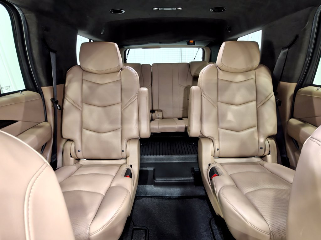 Used 2018 Cadillac Escalade Platinum AWD/4WD image 29