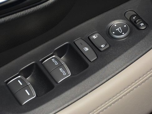 Used 2026 Honda HR-V EX-L image 10
