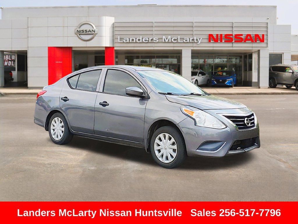 Used 2017 Nissan Versa S FWD image 1