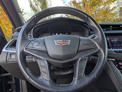 Certified 2022 Cadillac XT5 Sportv w/ Technology Package image 10