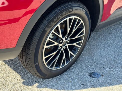 New 2025 Ford Escape SE w/ Class II Trailer Tow Package image 5