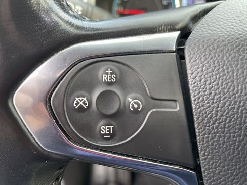 Used 2019 Chevrolet Traverse LT image 41