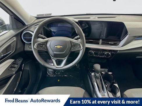 New 2026 Chevrolet Trax LT w/ LT Convenience Package FWD image 18
