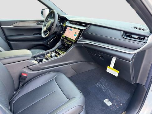 New 2026 Jeep Grand Cherokee L Limited AWD/4WD image 15