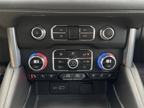 Used 2023 GMC Yukon SLT image 19