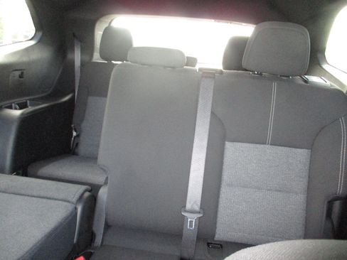 Used 2025 GMC Acadia Elevation image 16