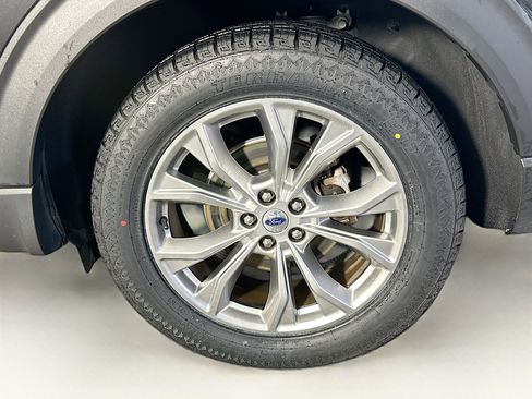 Used 2024 Ford Explorer Limited image 11