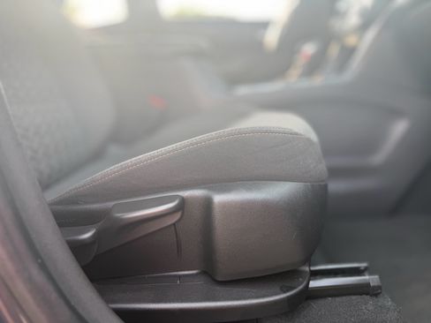 Used 2022 Chevrolet Equinox LT FWD image 27