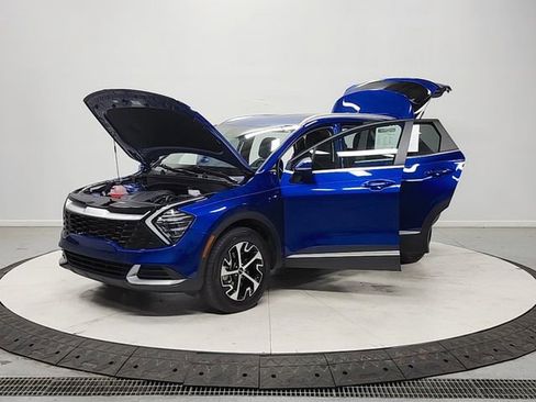 Used 2024 Kia Sportage EX AWD/4WD image 11