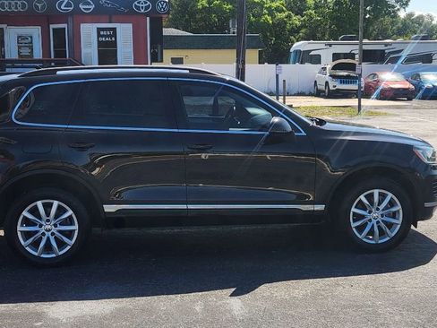 Used 2015 Volkswagen Touareg Sport image 7