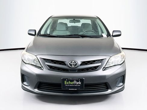 Used 2012 Toyota Corolla LE FWD image 2